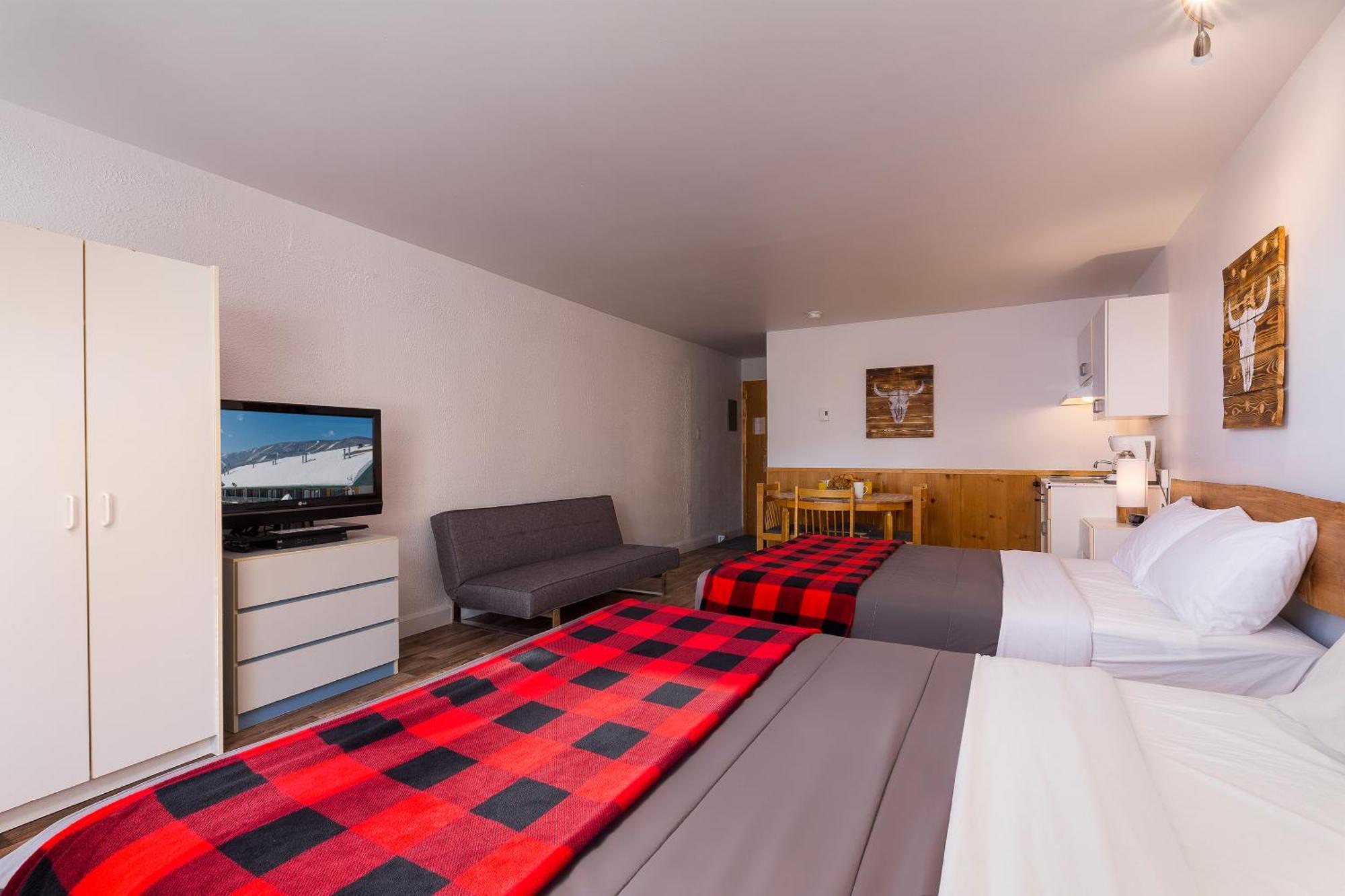 Complexe Les Neiges Hotell Beaupré Exteriör bild